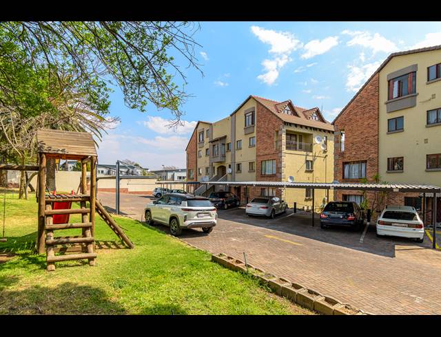 1 BEDROOM APARTMENT FOR SALE IN RANDPARK RIDGE